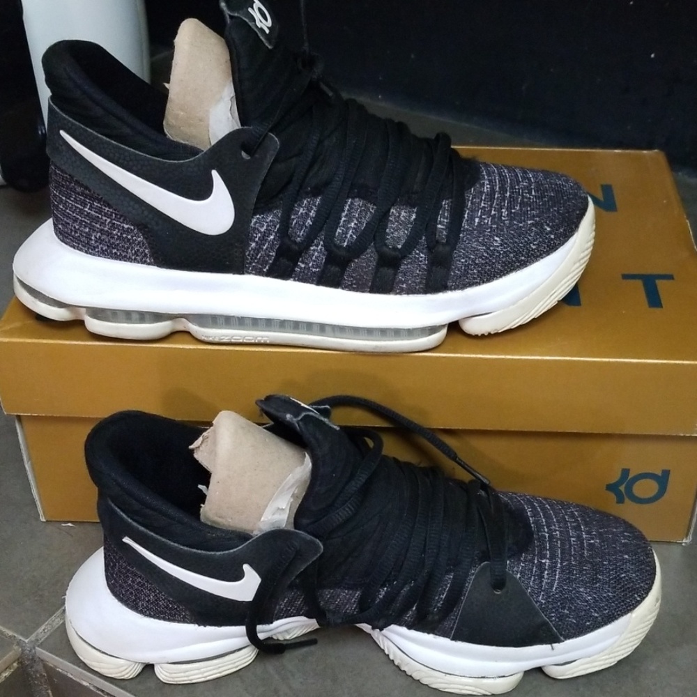 Nike zoom KD 10, size 5.5 Y